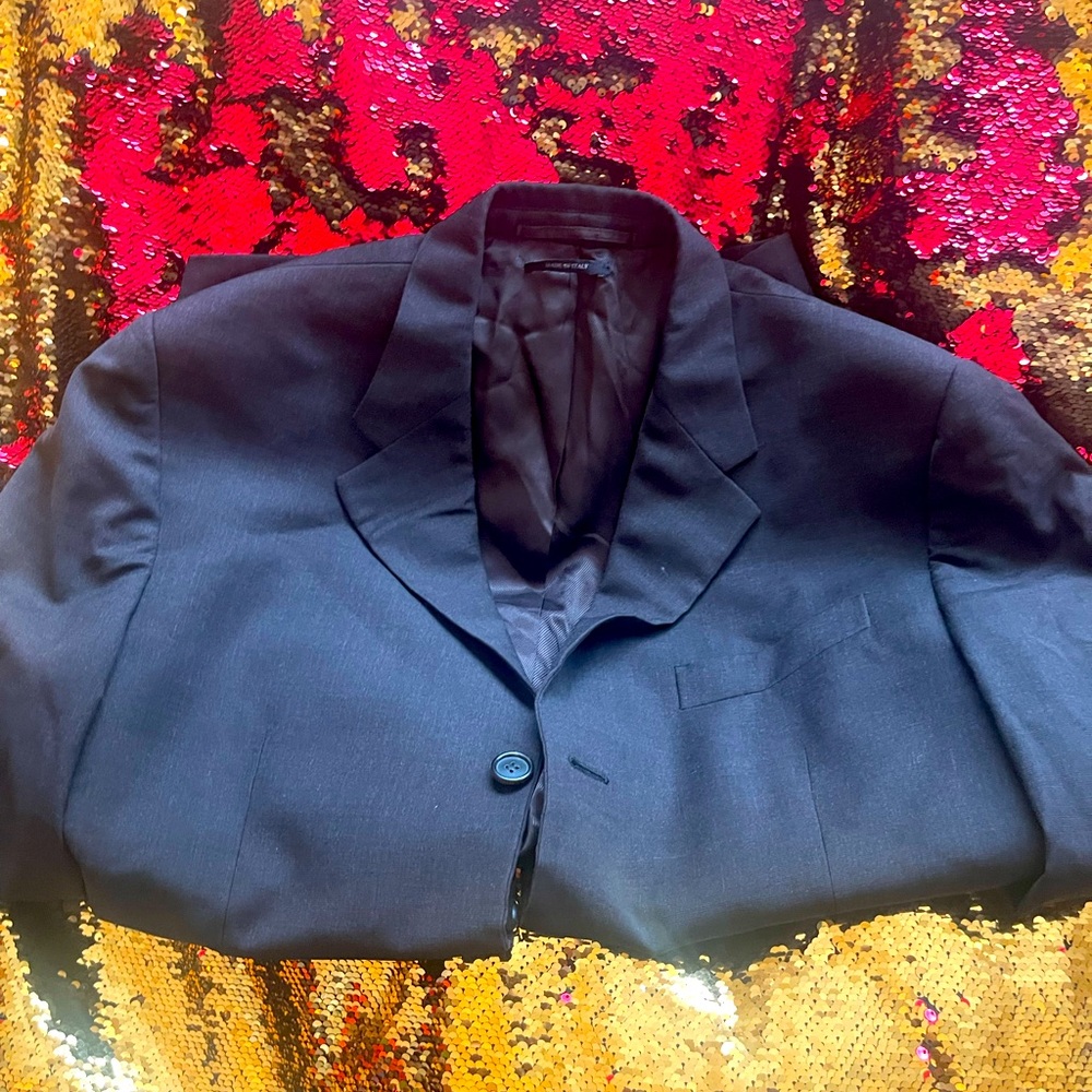 Prada Men’s Sports Jacket don’t have size. Fix a size Lg